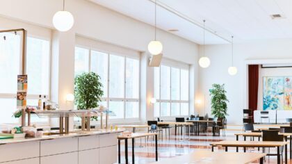 Kuvassa Keusoten kuntoutuskeskuksen ruokala.
